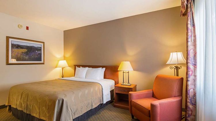 Quality Inn Fresno Airport Hotel Room