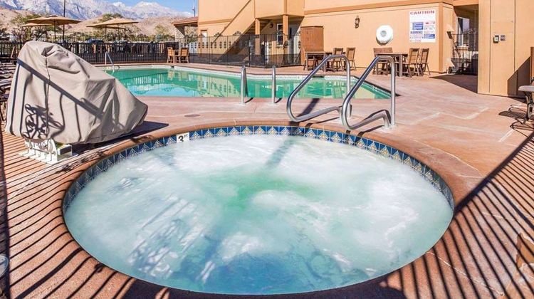 Quality Inn Lone Pine Pool