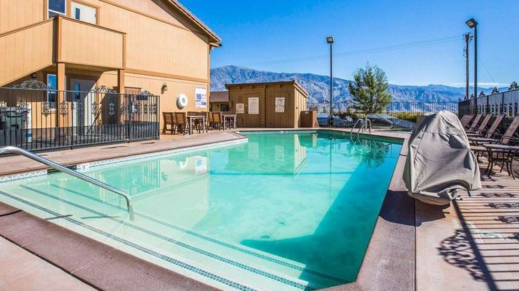 Quality Inn Lone Pine Pool