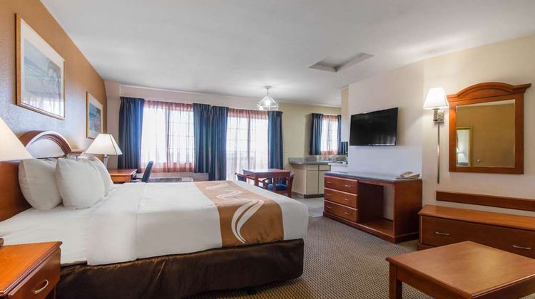 Quality Inn & Suites Redwood Coast Room