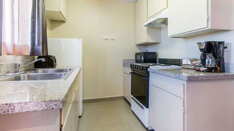Quality Inn & Suites Redwood Coast Suite