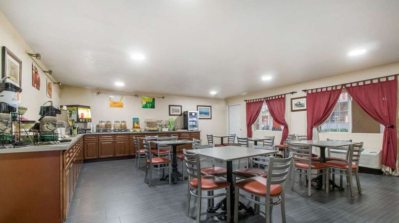 <b>Quality Inn & Suites Redwood Coast Restaurant</b>. Images powered by <a href="https://iceportal.shijigroup.com/" title="IcePortal" target="_blank">IcePortal</a>.