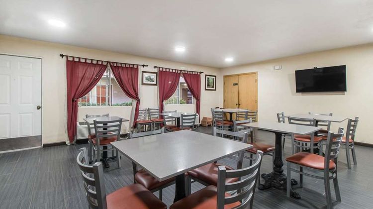 Quality Inn & Suites Redwood Coast Restaurant