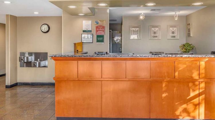 Quality Inn & Suites Lobby