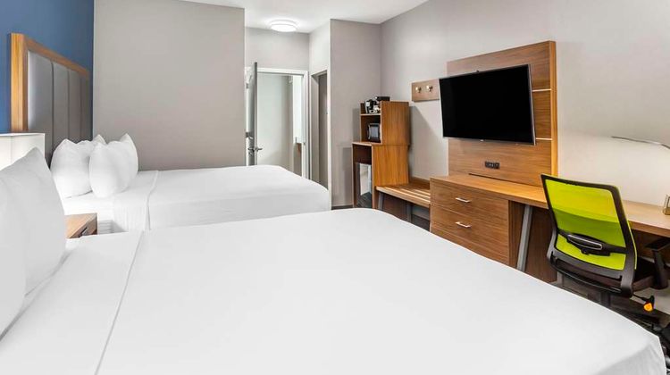Quality Inn & Suites Room