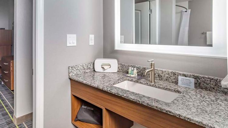 Quality Inn & Suites Suite