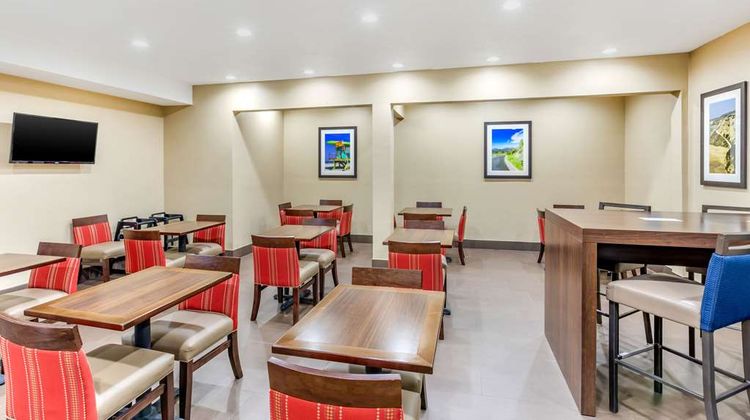 Comfort Inn & Suites Orange County Restaurant