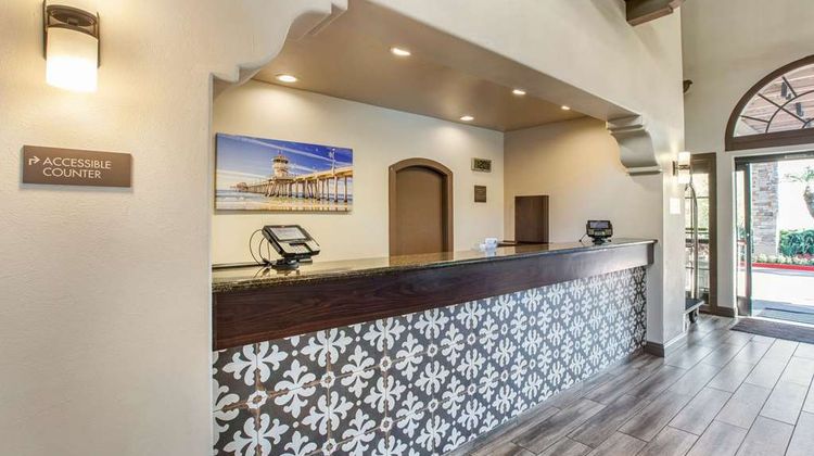 Comfort Inn & Suites Orange County Lobby