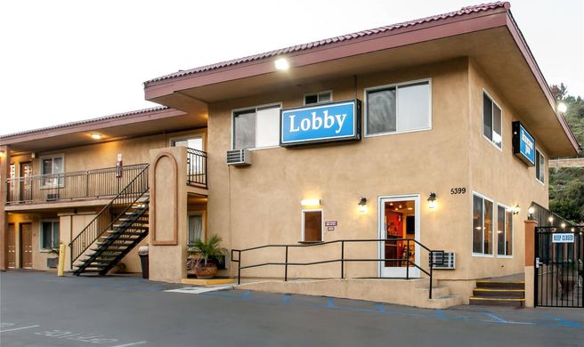 Rodeway Inn near Qualcomm Stadium Exterior