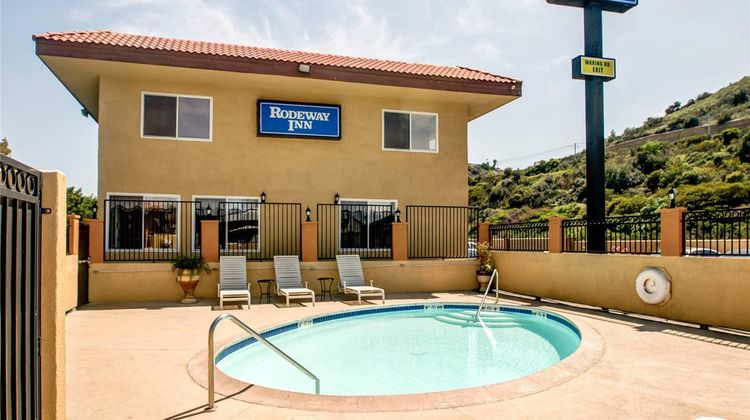 Rodeway Inn near Qualcomm Stadium Pool