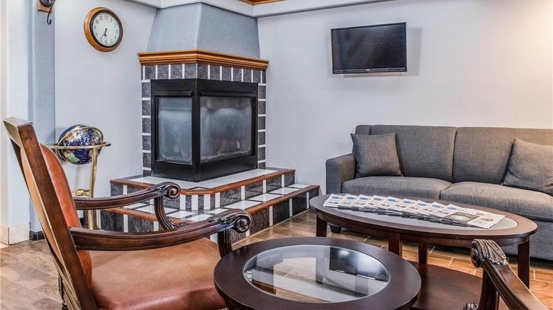 <b>Clarion Hotel By Humboldt Bay Lobby</b>. Images powered by <a href="https://iceportal.shijigroup.com/" title="IcePortal" target="_blank">IcePortal</a>.
