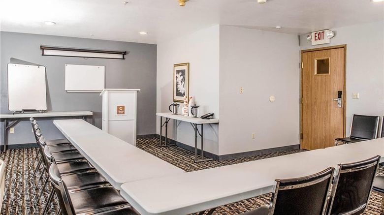 <b>Clarion Hotel By Humboldt Bay Meeting</b>. Images powered by <a href="https://iceportal.shijigroup.com/" title="IcePortal" target="_blank">IcePortal</a>.