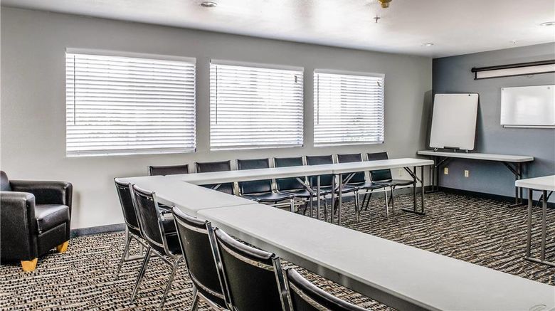 <b>Clarion Hotel By Humboldt Bay Meeting</b>. Images powered by <a href="https://iceportal.shijigroup.com/" title="IcePortal" target="_blank">IcePortal</a>.