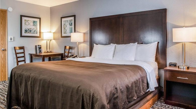 <b>Clarion Hotel By Humboldt Bay Room</b>. Images powered by <a href="https://iceportal.shijigroup.com/" title="IcePortal" target="_blank">IcePortal</a>.