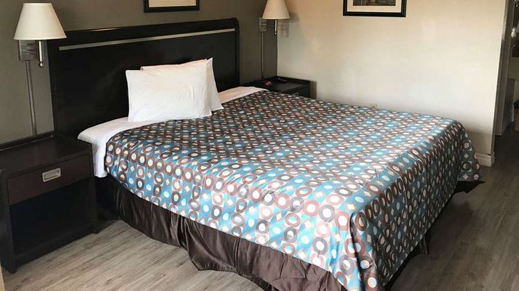 Rodeway Inn Ontario Mills Mall Room