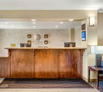 Comfort Inn & Suites Lobby