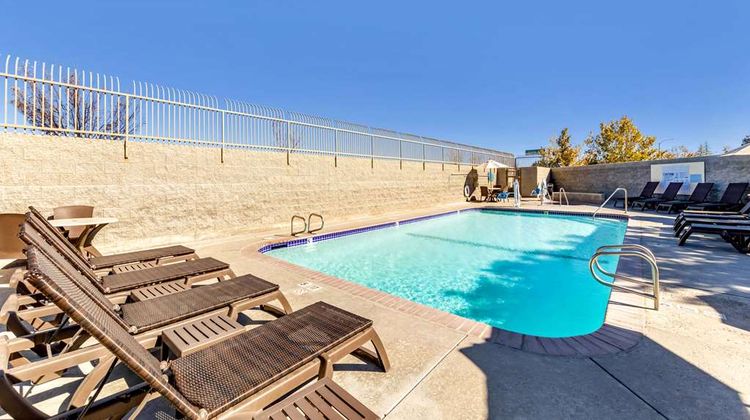 Comfort Inn & Suites Pool