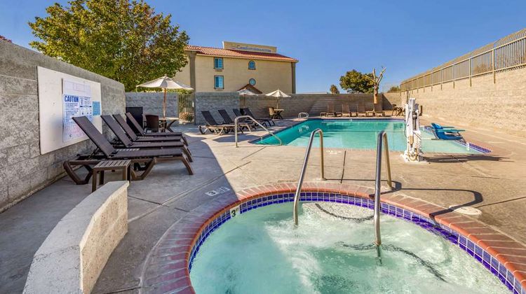 Comfort Inn & Suites Pool