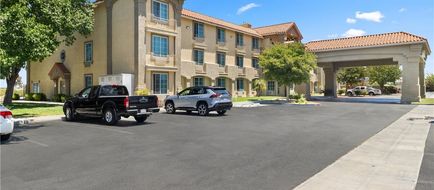 Comfort Inn & Suites Exterior