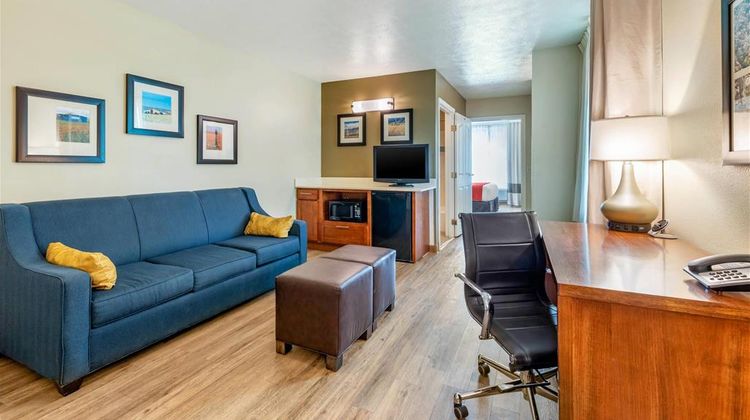 Comfort Inn & Suites Suite