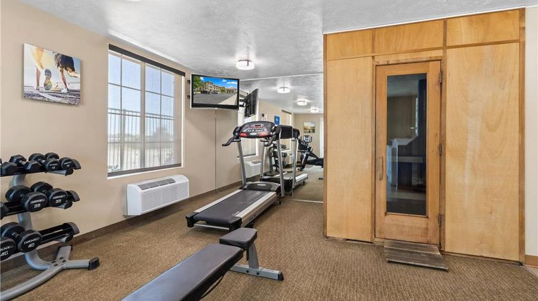 <b>Comfort Inn & Suites Health</b>. Images powered by <a href="https://iceportal.shijigroup.com/" title="IcePortal" target="_blank">IcePortal</a>.