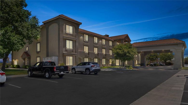 <b>Comfort Inn & Suites Other</b>. Images powered by <a href="https://iceportal.shijigroup.com/" title="IcePortal" target="_blank">IcePortal</a>.