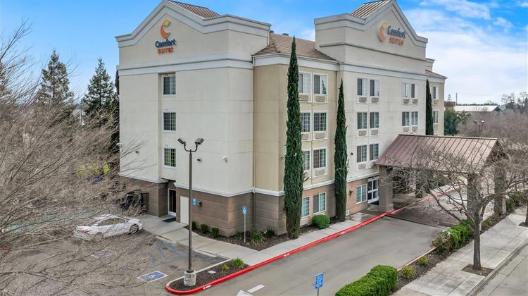 Comfort Suites Clovis Fresno Exterior