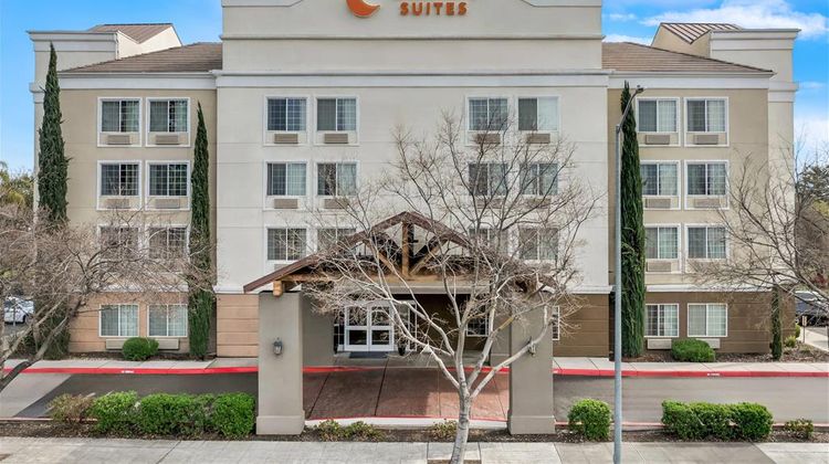 Comfort Suites Clovis Fresno Exterior
