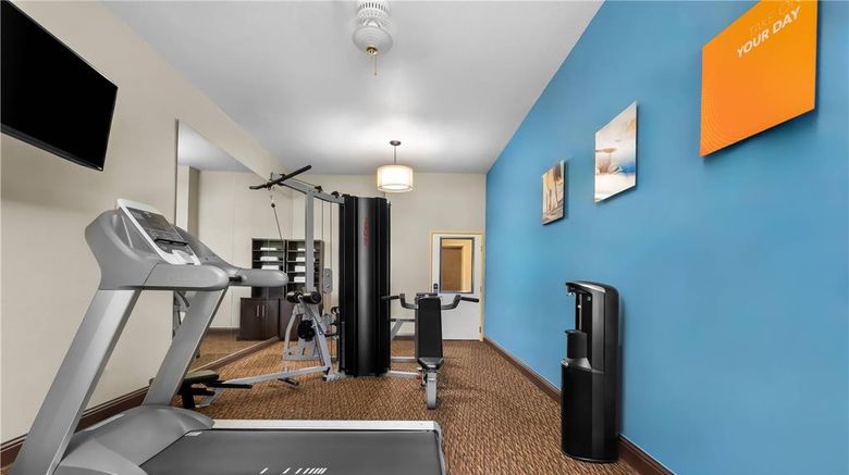 <b>Comfort Suites Clovis Fresno Health</b>. Images powered by <a href="https://iceportal.shijigroup.com/" title="IcePortal" target="_blank">IcePortal</a>.