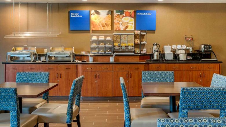 <b>Comfort Inn & Suites Restaurant</b>. Images powered by <a href="https://iceportal.shijigroup.com/" title="IcePortal" target="_blank">IcePortal</a>.