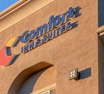 Comfort Inn & Suites Exterior