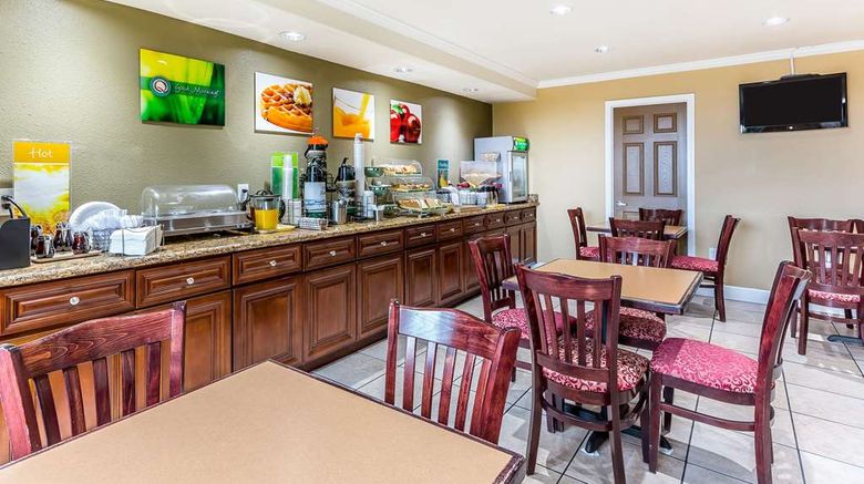 <b>Quality Inn Restaurant</b>. Images powered by <a href="https://iceportal.shijigroup.com/" title="IcePortal" target="_blank">IcePortal</a>.