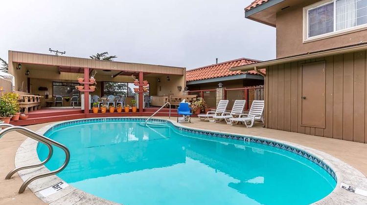 Quality Inn Pool