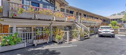 Comfort Inn Carmel by the Sea Exterior