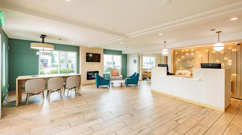 <b>Comfort Inn near Ventura Beach Lobby</b>. Images powered by <a href="https://iceportal.shijigroup.com/" title="IcePortal" target="_blank">IcePortal</a>.