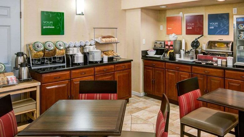 <b>Comfort Inn-Redding Restaurant</b>. Images powered by <a href="https://iceportal.shijigroup.com/" title="IcePortal" target="_blank">IcePortal</a>.