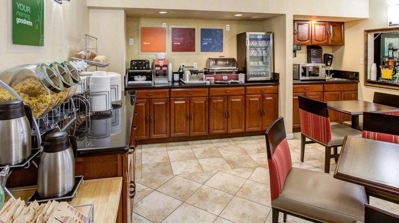 <b>Comfort Inn-Redding Restaurant</b>. Images powered by <a href="https://iceportal.shijigroup.com/" title="IcePortal" target="_blank">IcePortal</a>.