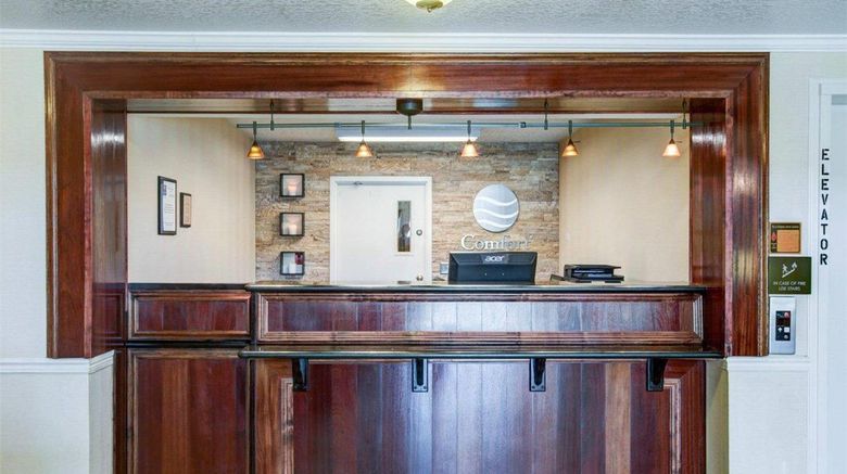 <b>Comfort Inn Redding Near I-5 Lobby</b>. Images powered by <a href="https://iceportal.shijigroup.com/" title="IcePortal" target="_blank">IcePortal</a>.
