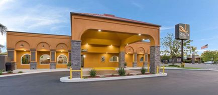 Quality Inn Exterior