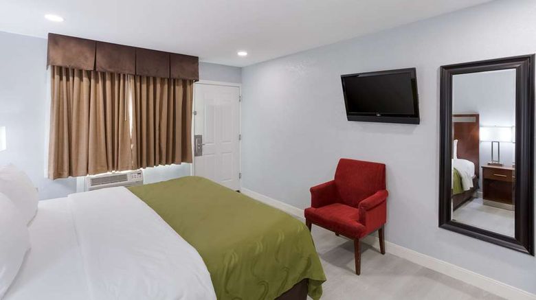 <b>Quality Inn Room</b>. Images powered by <a href="https://iceportal.shijigroup.com/" title="IcePortal" target="_blank">IcePortal</a>.