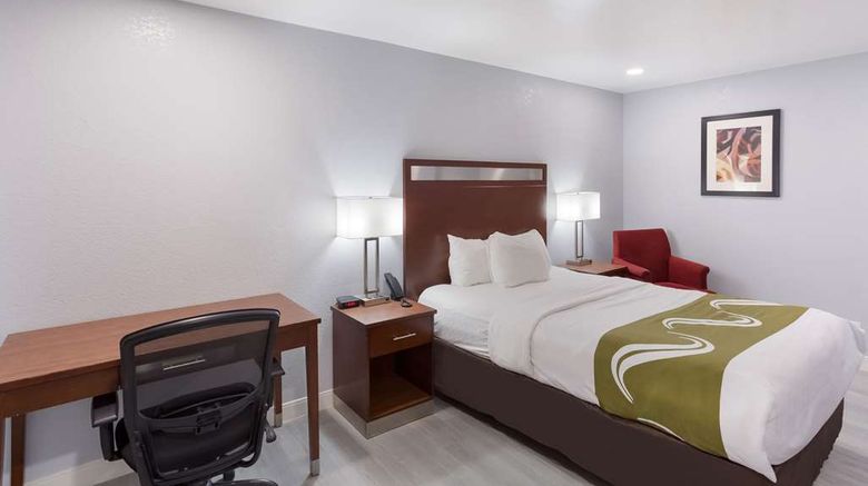 <b>Quality Inn Room</b>. Images powered by <a href="https://iceportal.shijigroup.com/" title="IcePortal" target="_blank">IcePortal</a>.