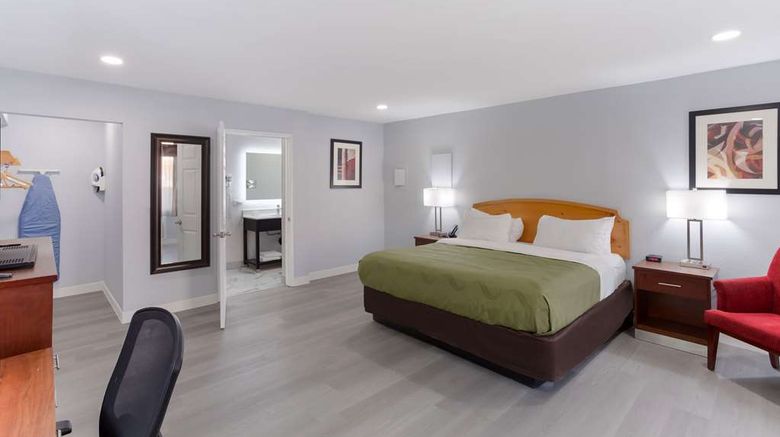 <b>Quality Inn Suite</b>. Images powered by <a href="https://iceportal.shijigroup.com/" title="IcePortal" target="_blank">IcePortal</a>.