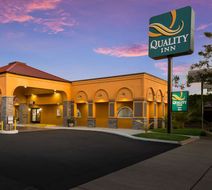 Quality Inn Exterior