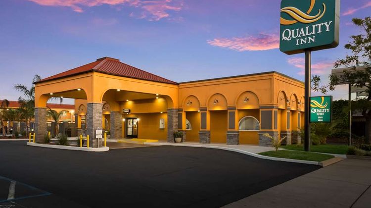Quality Inn Exterior