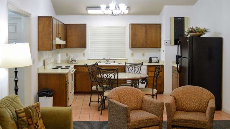 <b>Quality Inn Yosemite Valley Gateway Suite</b>. Images powered by <a href="https://iceportal.shijigroup.com/" title="IcePortal" target="_blank">IcePortal</a>.