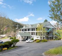 Quality Inn Yosemite Valley Gateway Exterior