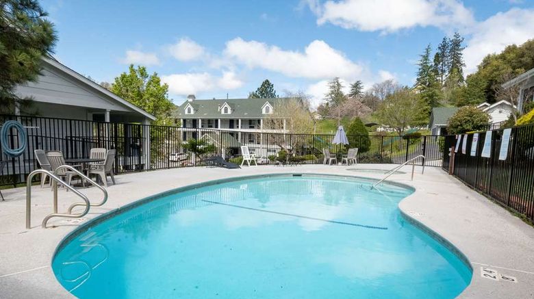 <b>Quality Inn Yosemite Valley Gateway Pool</b>. Images powered by <a href="https://iceportal.shijigroup.com/" title="IcePortal" target="_blank">IcePortal</a>.