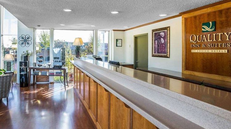 Quality Inn & Suites Lobby