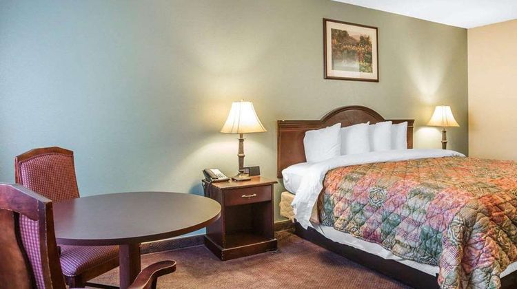 Quality Inn & Suites Room