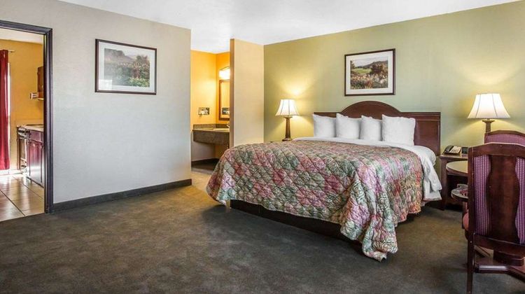 Quality Inn & Suites Room